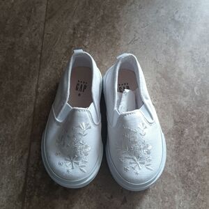 Girls Gap tennis shoes